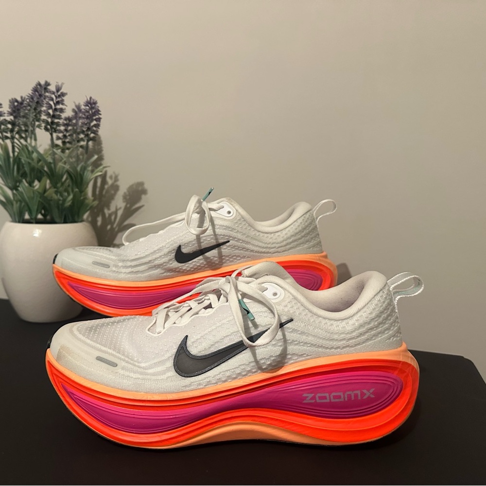 Nike Vomero Plus Sz 8